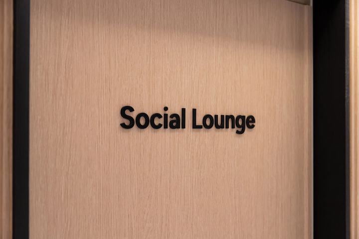 Lounge 64 of 84