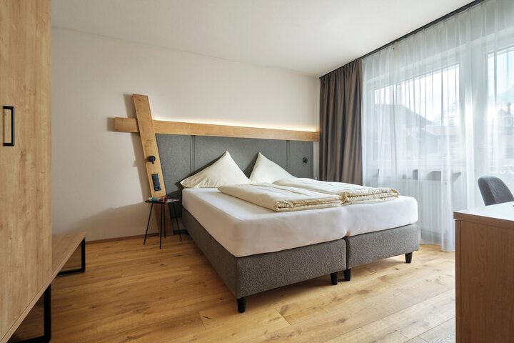 Room 48 of 92