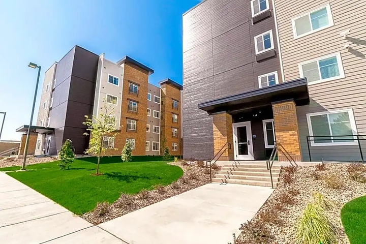 Exterior of Oakwood Waterwalk Denver Tech Center
