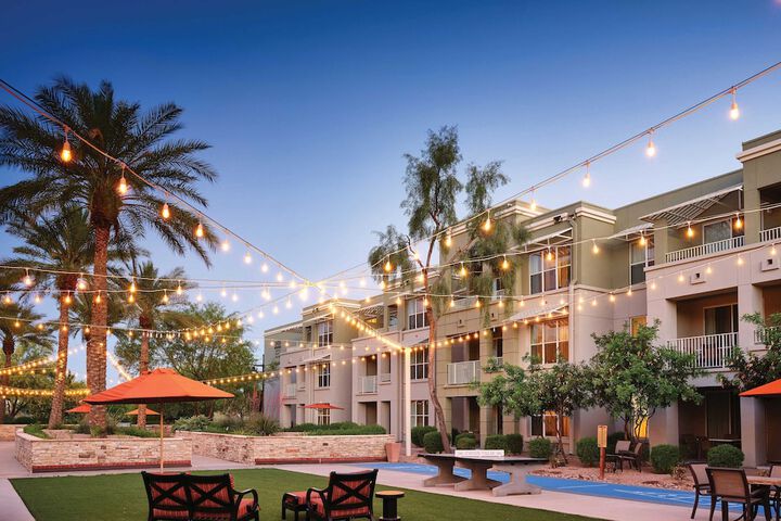 Hotel Exterior 42 of 47