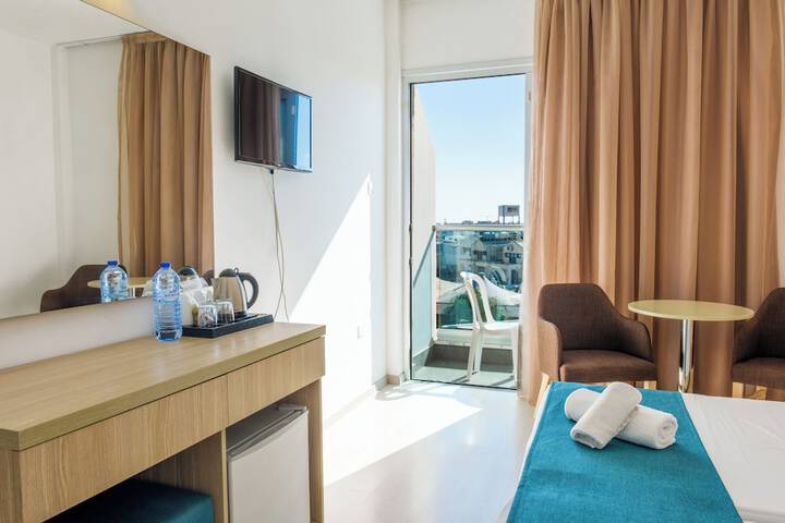 Room 7 of 26