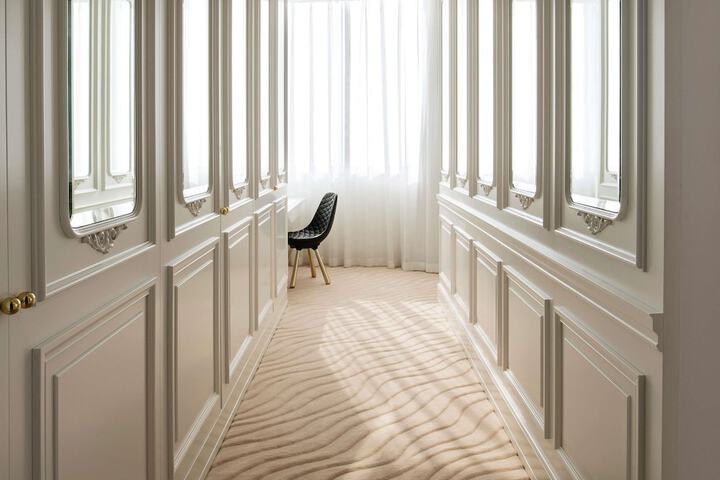 Room 46 of 193