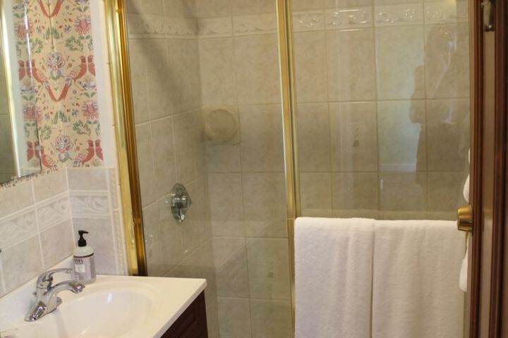 Room 25 of 40