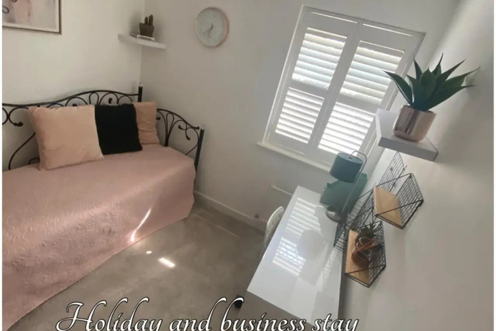Room 3 of 9