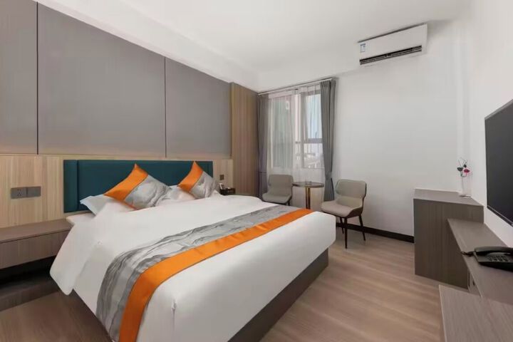 Room 21 of 21