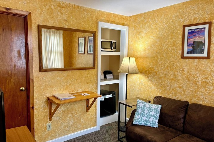 Room 49 of 106