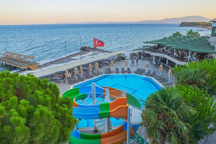 Hotel Pool