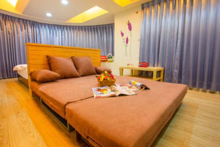 Room 9 of 29