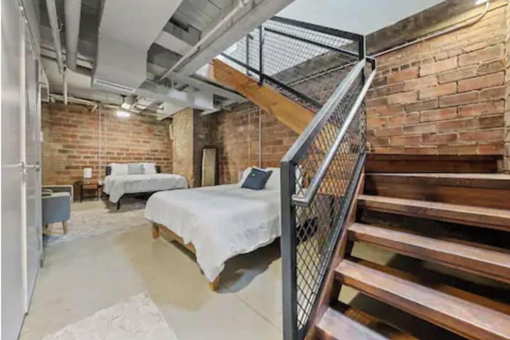 Room 2 of 237