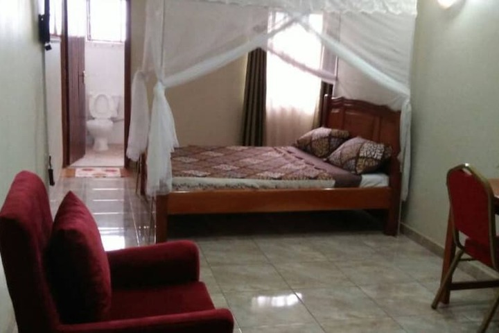 Room 2 of 9
