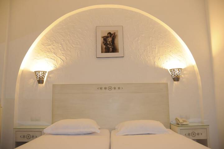 Room 10 of 46