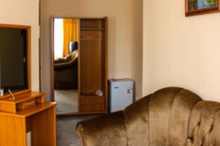 Room 32 of 52