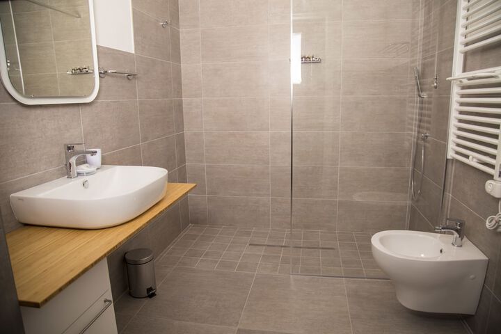 Room 15 of 24