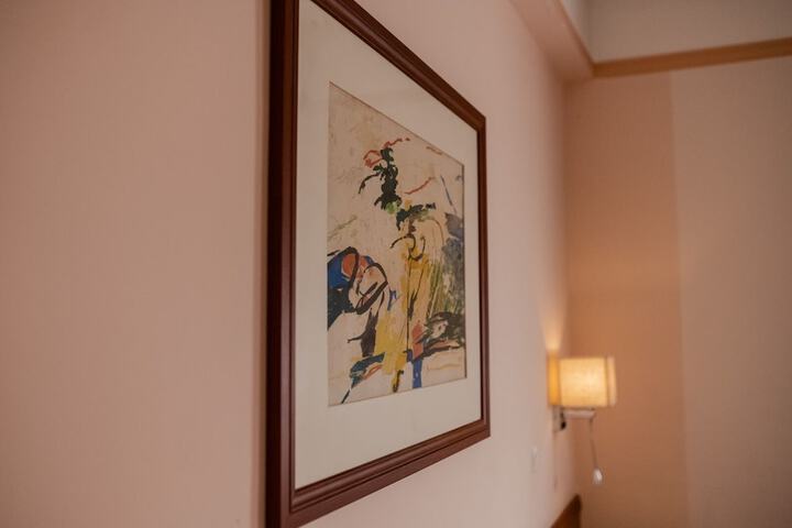 Room 6 of 46