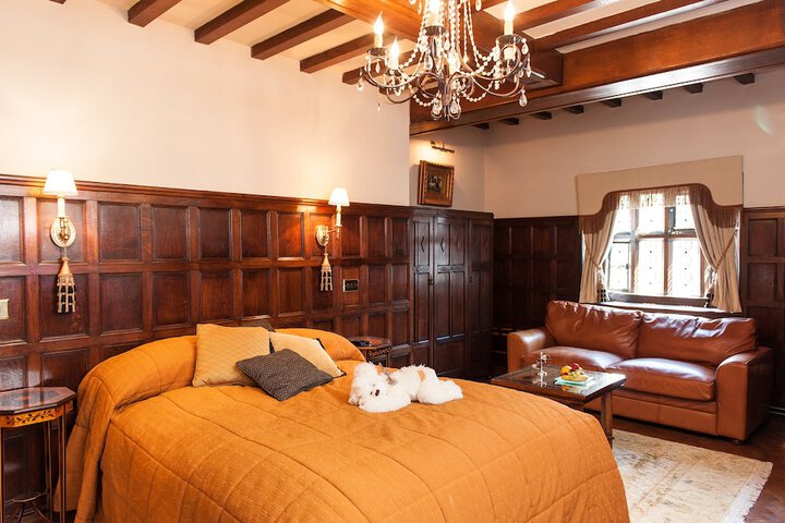 Room 4 of 32