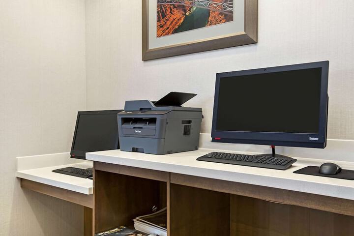 Business Center 55 of 61