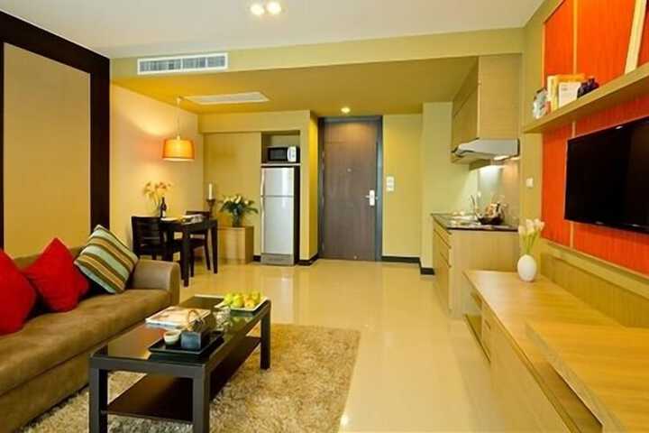 Room 27 of 43
