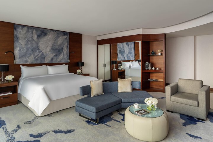 Room 12 of 181
