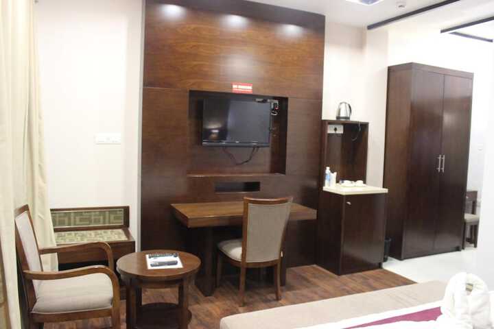 Room 10 of 64