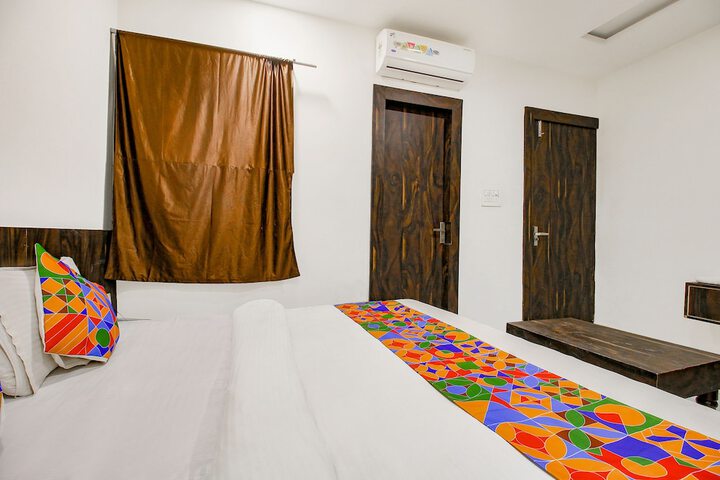 Room 26 of 37
