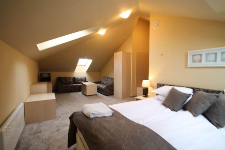 Room 14 of 96