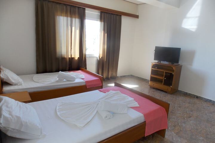 Room 5 of 74
