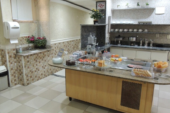 Breakfast/Coffee Service 92 of 107
