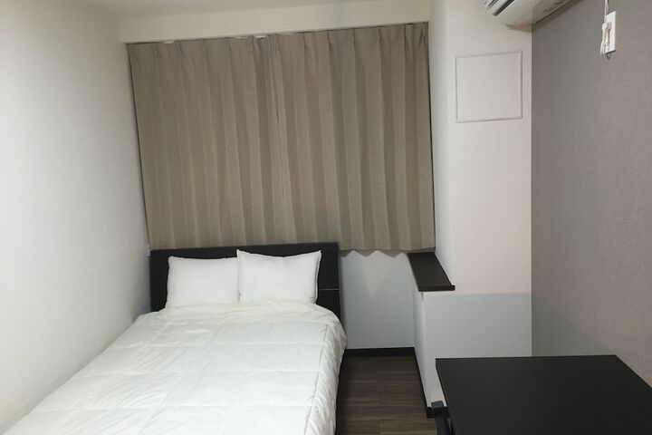 Room 2 of 19