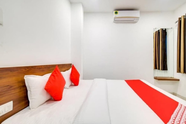 Room 3 of 7