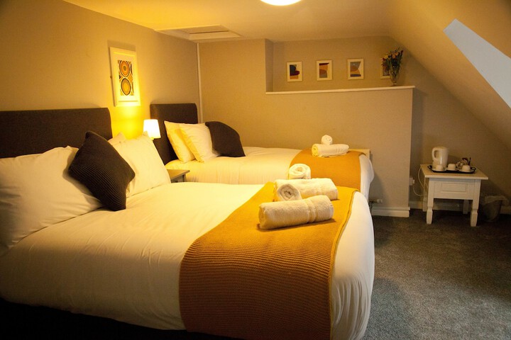 Room 5 of 28