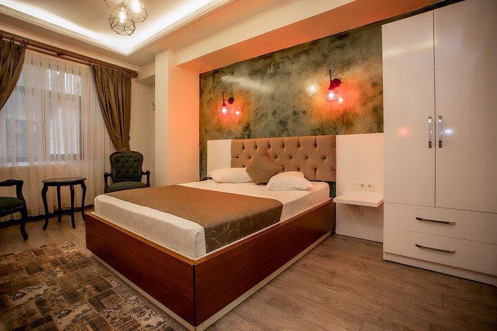 Room 26 of 84