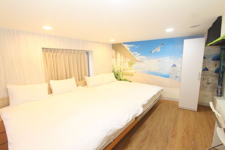 Room 92 of 246