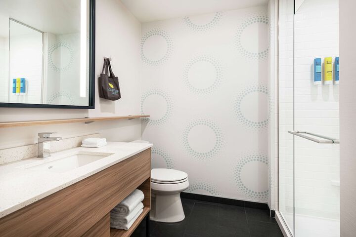 Bathroom shower