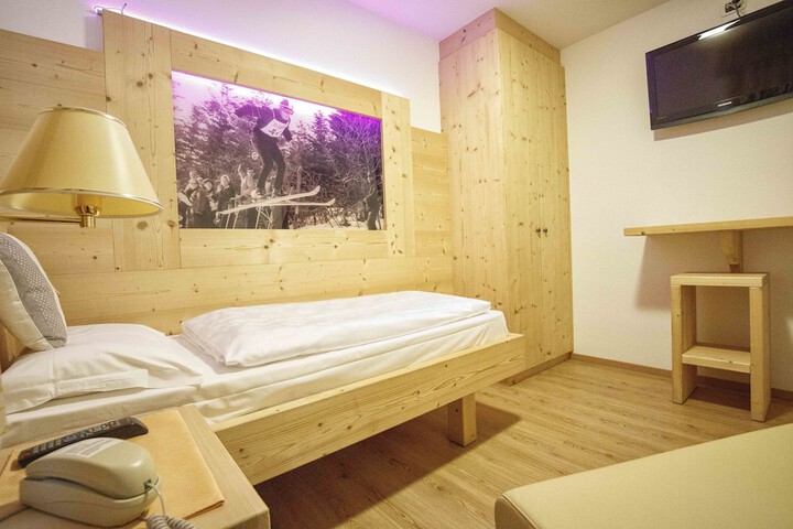 Room 32 of 72
