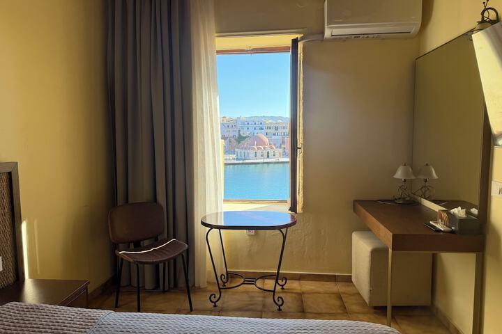 Room 112 of 129