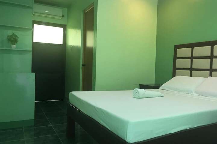 Room 10 of 30