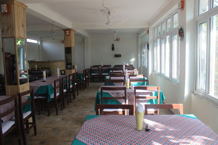 Dining 47 of 66