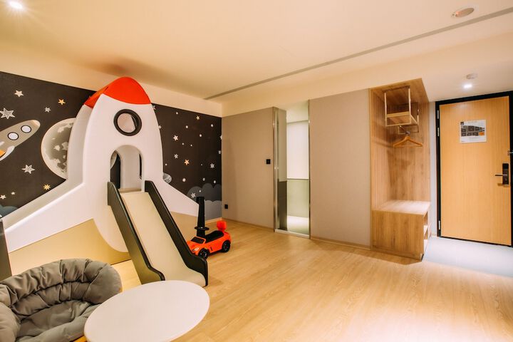 Room 71 of 210