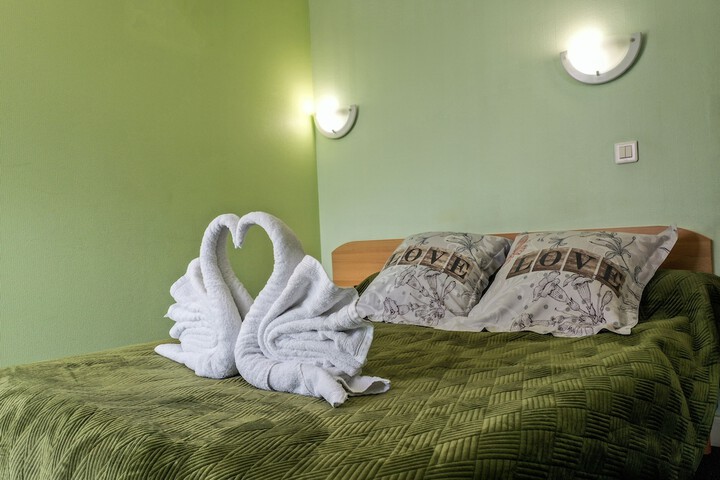 Room 9 of 48
