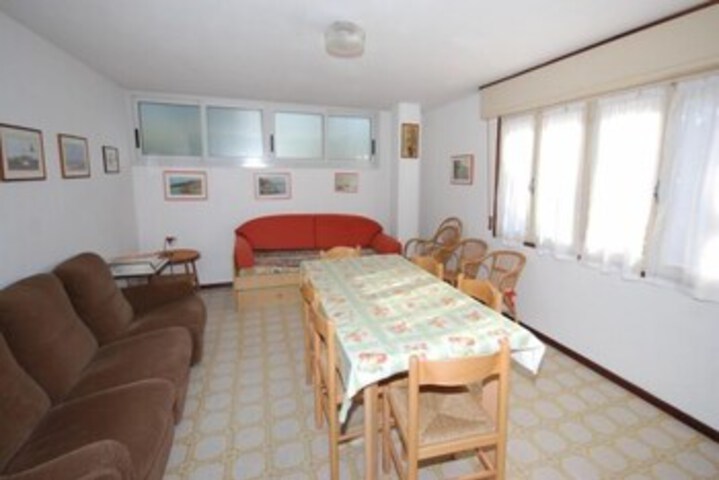 Room 16 of 30