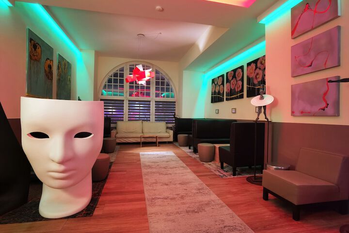 Guest Lobby