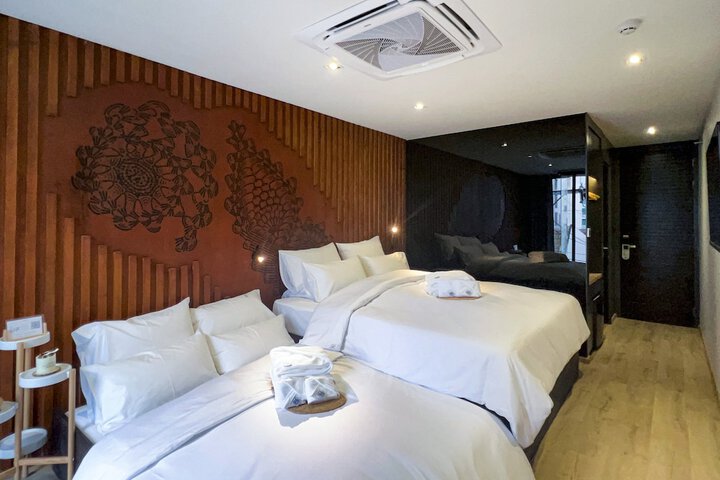 Room 12 of 56