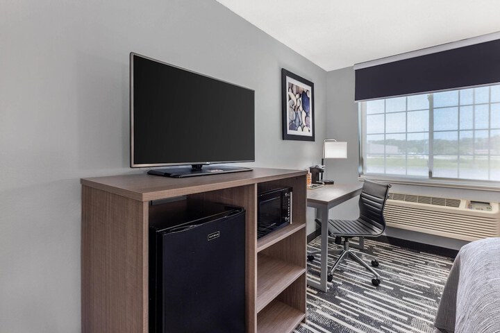 Room 12 of 34