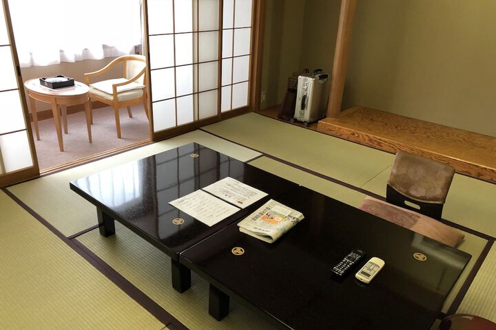 Room 14 of 40