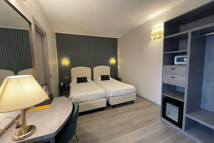 Room 35 of 82