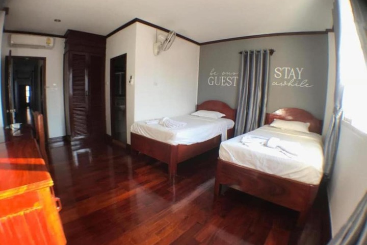 Room 5 of 15