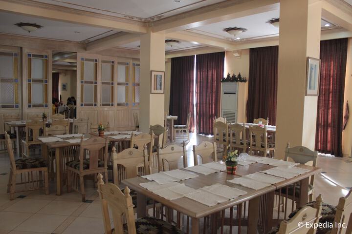 Dining 84 of 126
