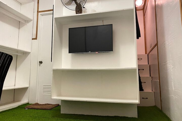 Room 13 of 84