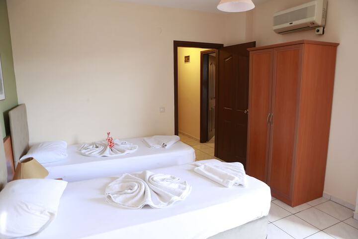 Room 7 of 44