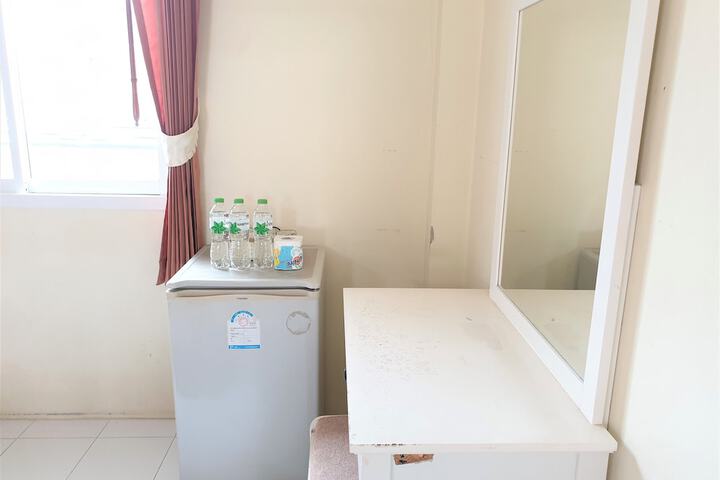 Room 17 of 38
